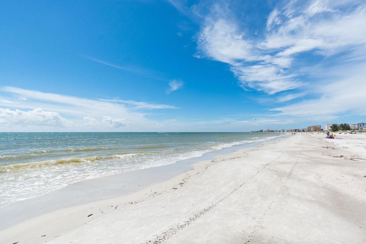 201 Sandy Shores Condos St. Pete Beach Esterno foto