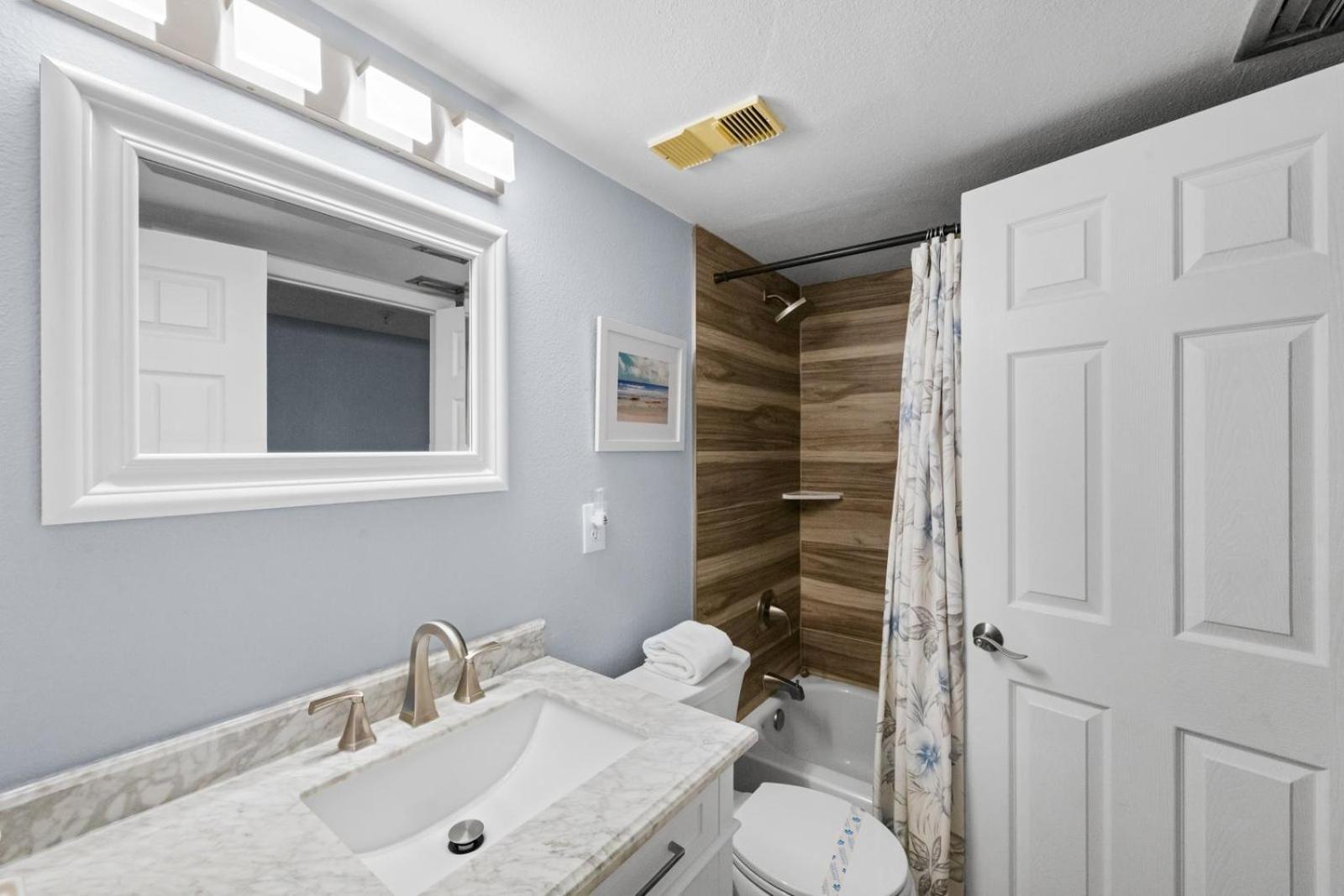 201 Sandy Shores Condos St. Pete Beach Esterno foto