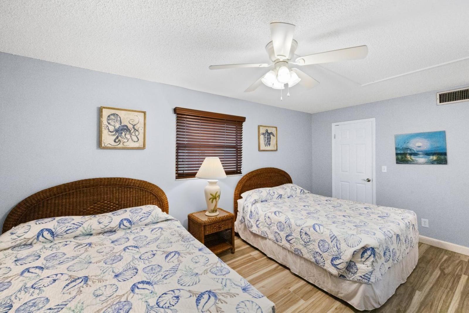 201 Sandy Shores Condos St. Pete Beach Esterno foto