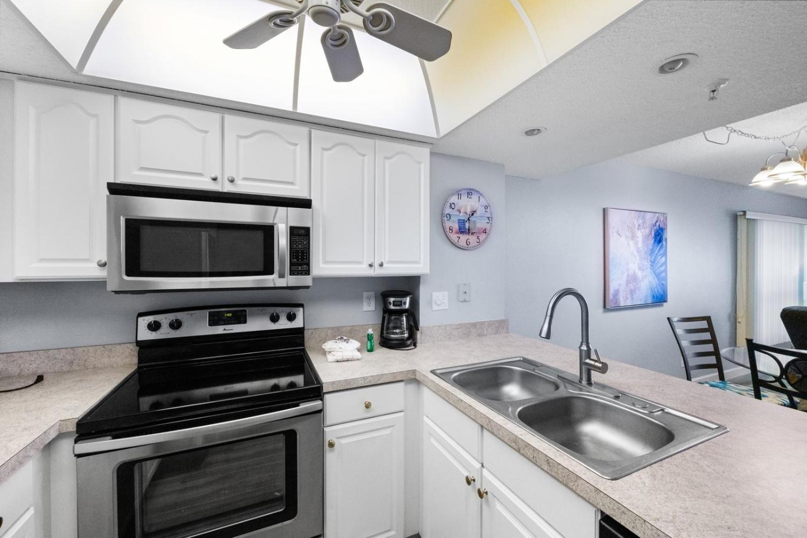 201 Sandy Shores Condos St. Pete Beach Esterno foto