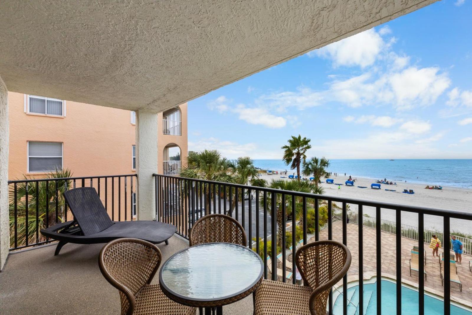 201 Sandy Shores Condos St. Pete Beach Esterno foto
